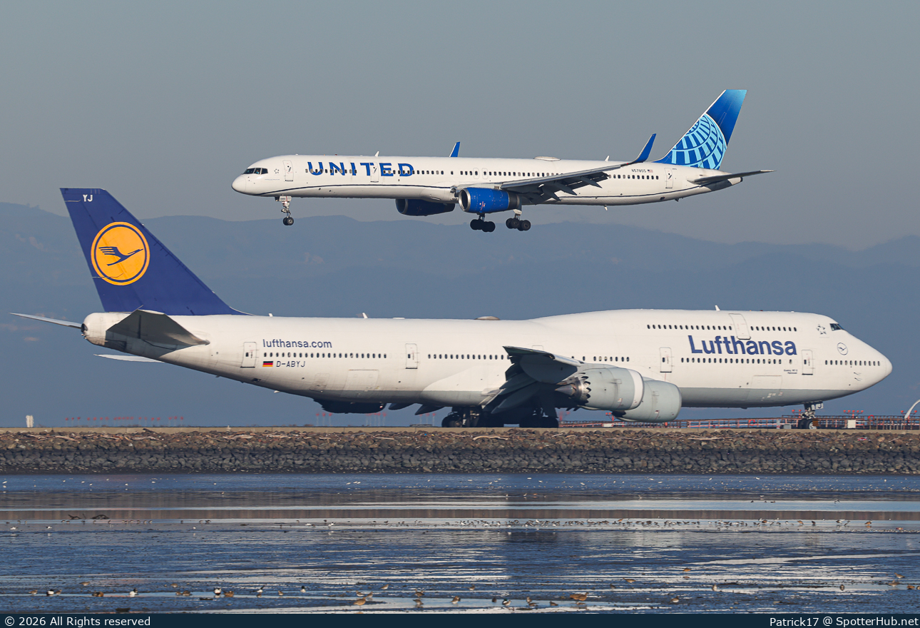 Photo of D-ABYJ - Boeing 747-830 operated by Lufthansa