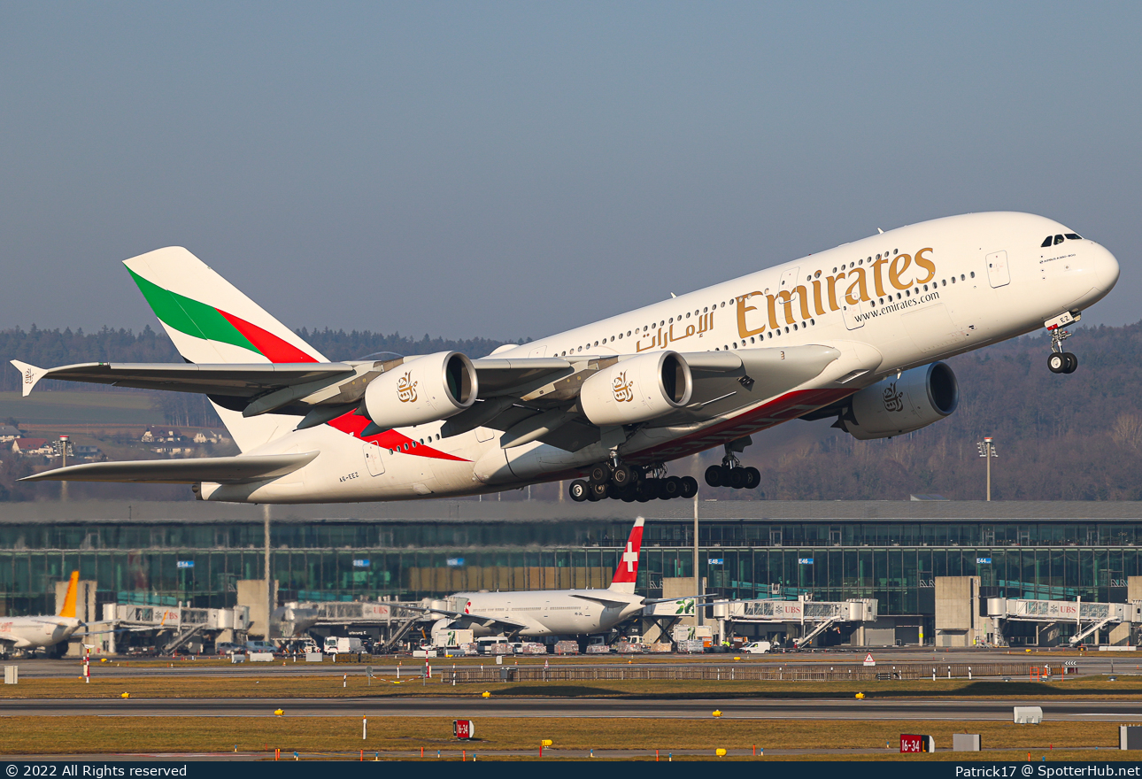 Photo of A6-EEZ - Airbus A380-861 operated by Emirates