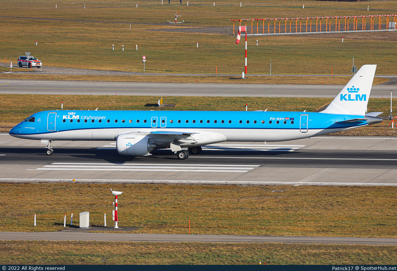 Photo of PH-NXH - Embraer ERJ-195-E2 operated by KLM Cityhopper
