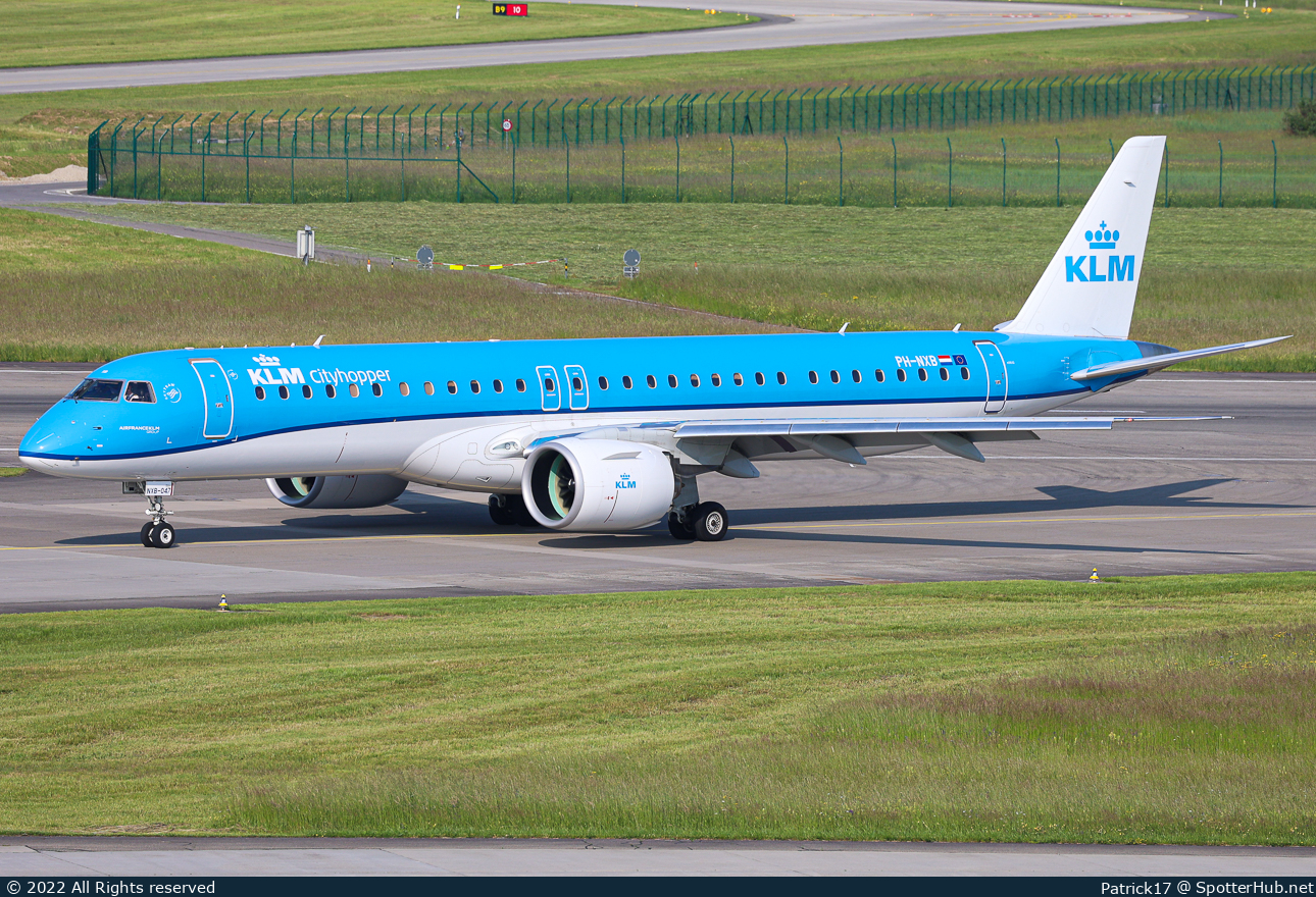 Photo of PH-NXB - Embraer ERJ-195-E2 operated by KLM Cityhopper