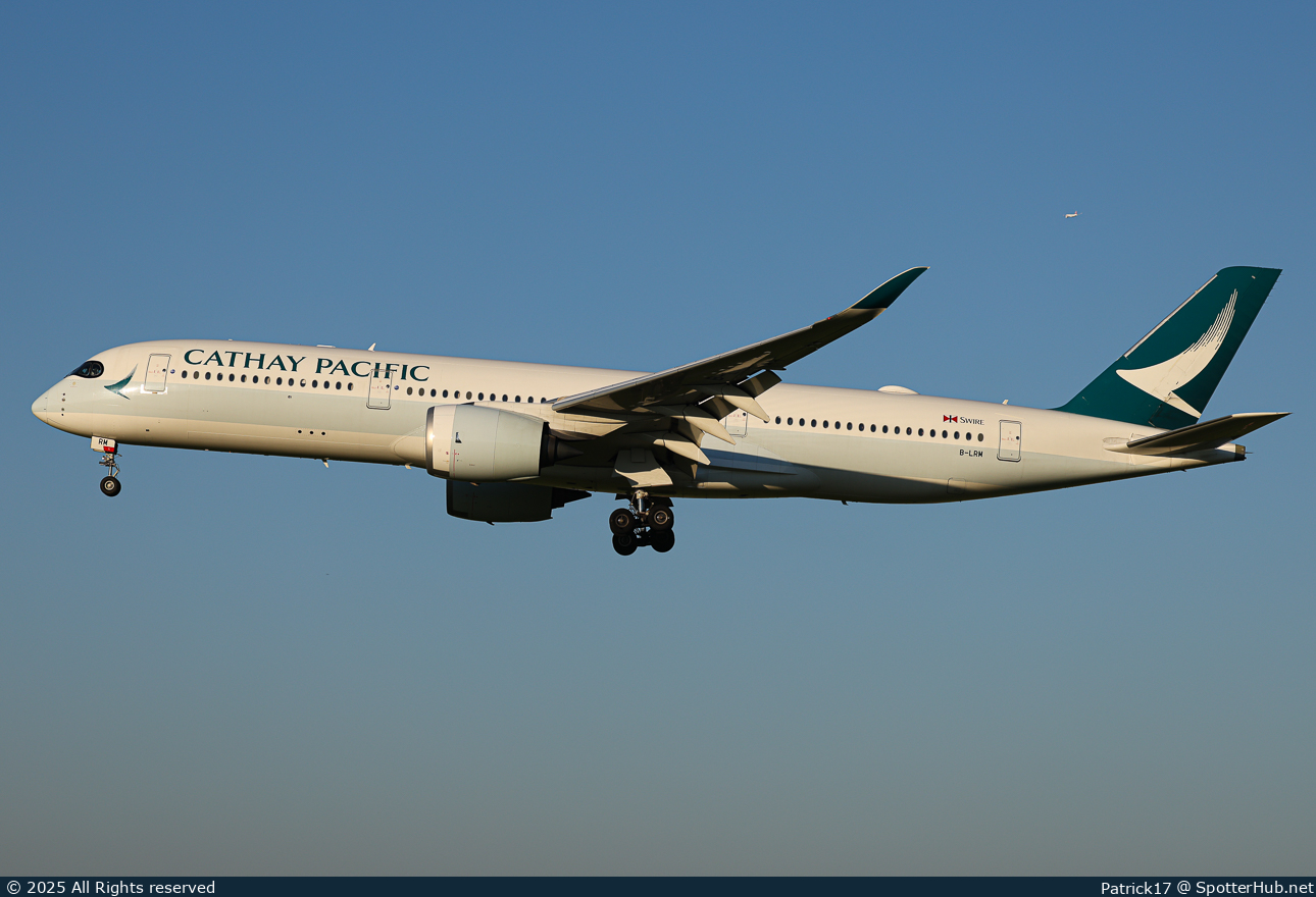 Photo of B-LRM - Airbus A350-941 operated by Cathay Pacific Airways