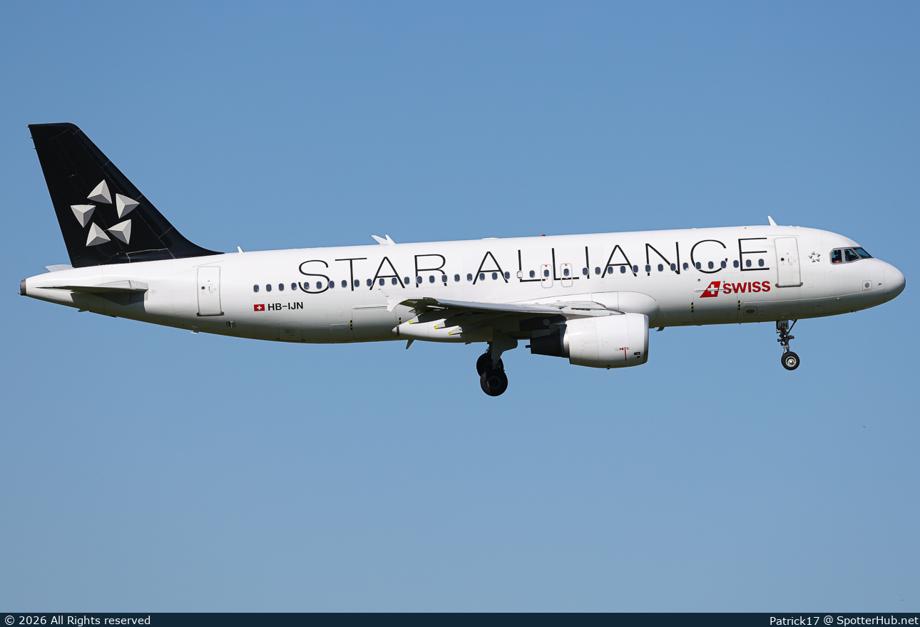 Photo of HB-IJN - Airbus A320-214 operated by Swiss International Air Lines
