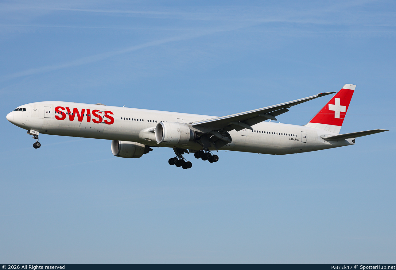 Photo of HB-JNH - Boeing 777-3DE(ER) operated by Swiss International Air Lines