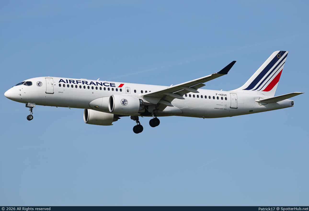 Photo of F-HZUC - Airbus A220-300 operated by Air France