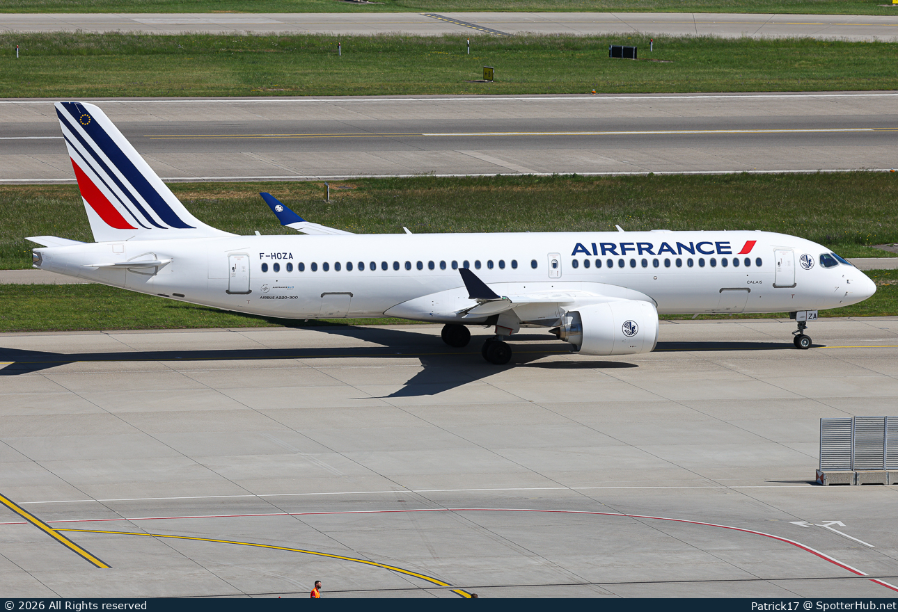 Photo of F-HOZA - Airbus A220-300 operated by Air France