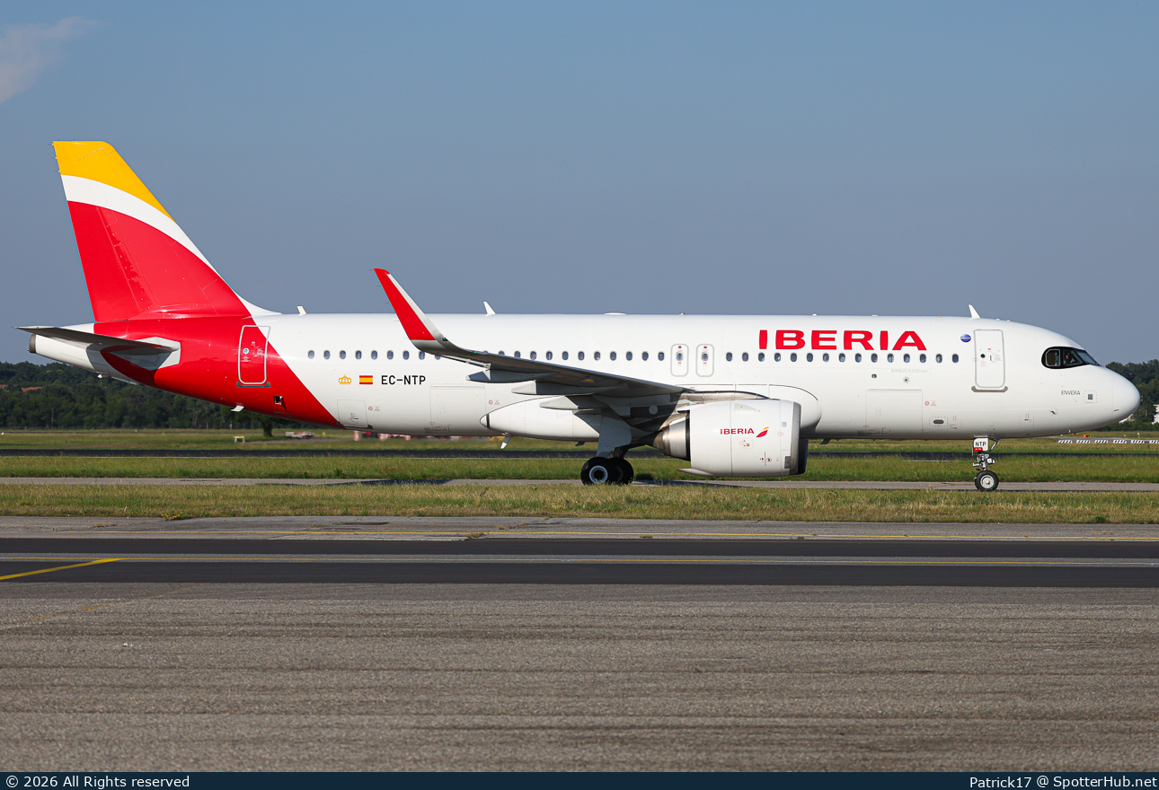 Photo of EC-NTP - Airbus A320-251N operated by Iberia