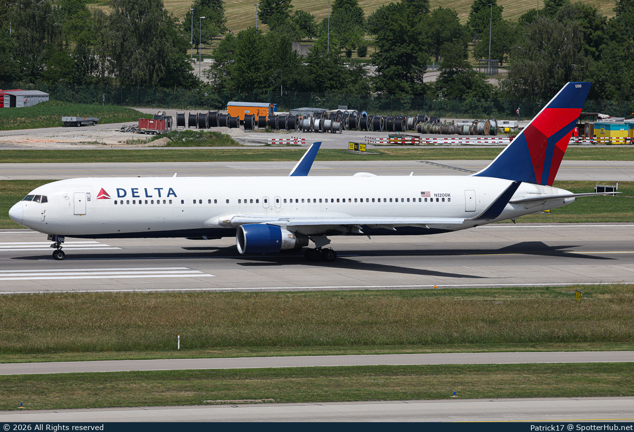 Photo of N1200K - Boeing 767-332(ER) operated by Delta Air Lines