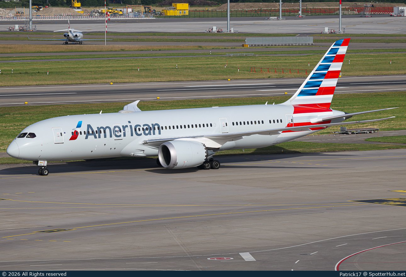 Photo of N818AL - Boeing 787-8 Dreamliner operated by American Airlines
