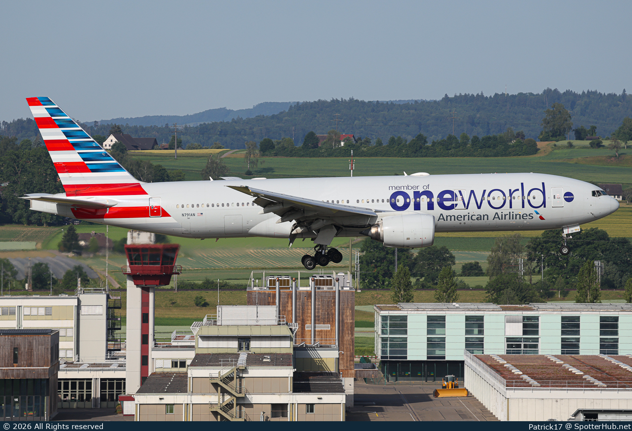 Photo of N791AN - Boeing 777-223(ER) operated by American Airlines