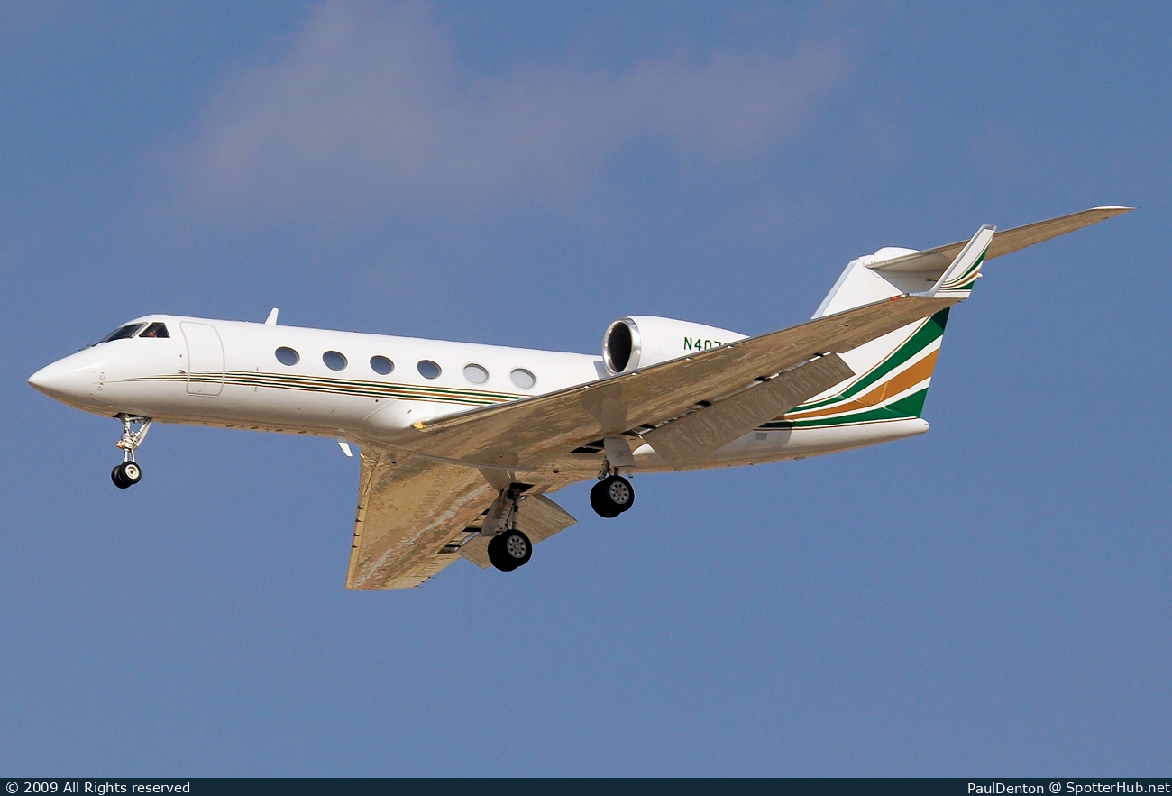 Photo of N407NS - Gulfstream GIV-SP operated by NAS National Air Services
