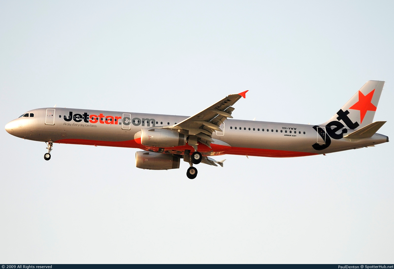Photo of VH-VWW - Airbus A321-231 operated by Jetstar Airways