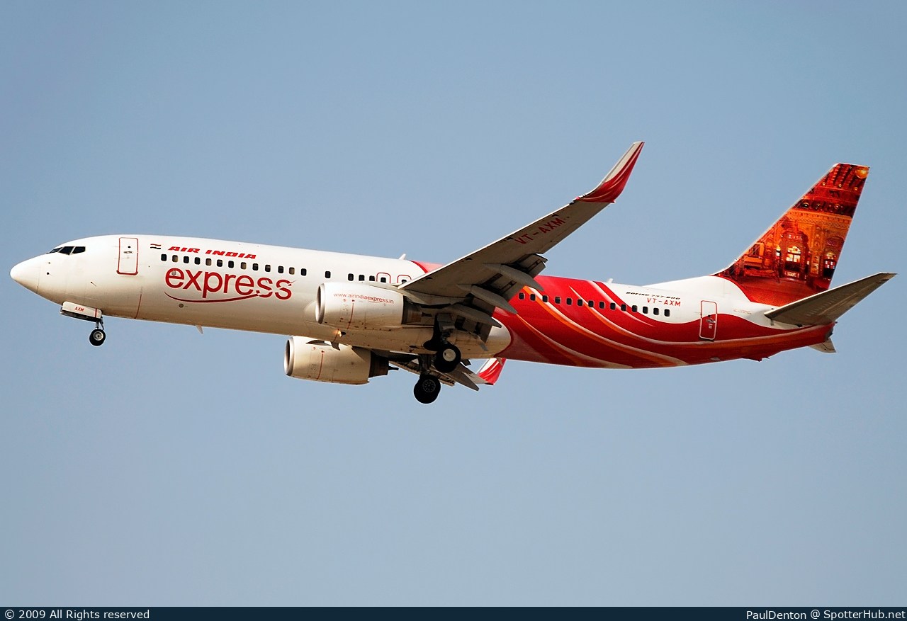 Photo of VT-AXM - Boeing 737-8HG operated by Air India Express