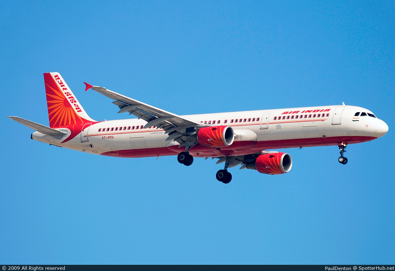 Photo of VT-PPH - Airbus A321-211 operated by Air India