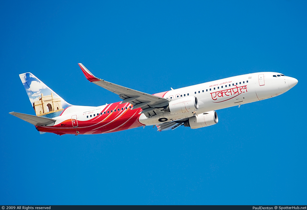 Photo of VT-AXH - Boeing 737-8HG operated by Air India Express