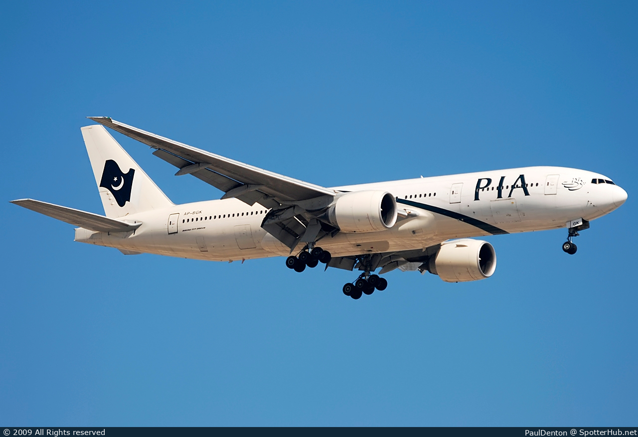 Photo of AP-BGK - Boeing 777-240(ER) operated by PIA Pakistan International Airlines