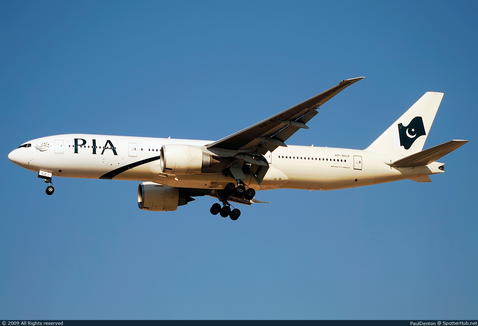 Photo of AP-BGZ - Boeing 777-240(LR) operated by PIA Pakistan International Airlines