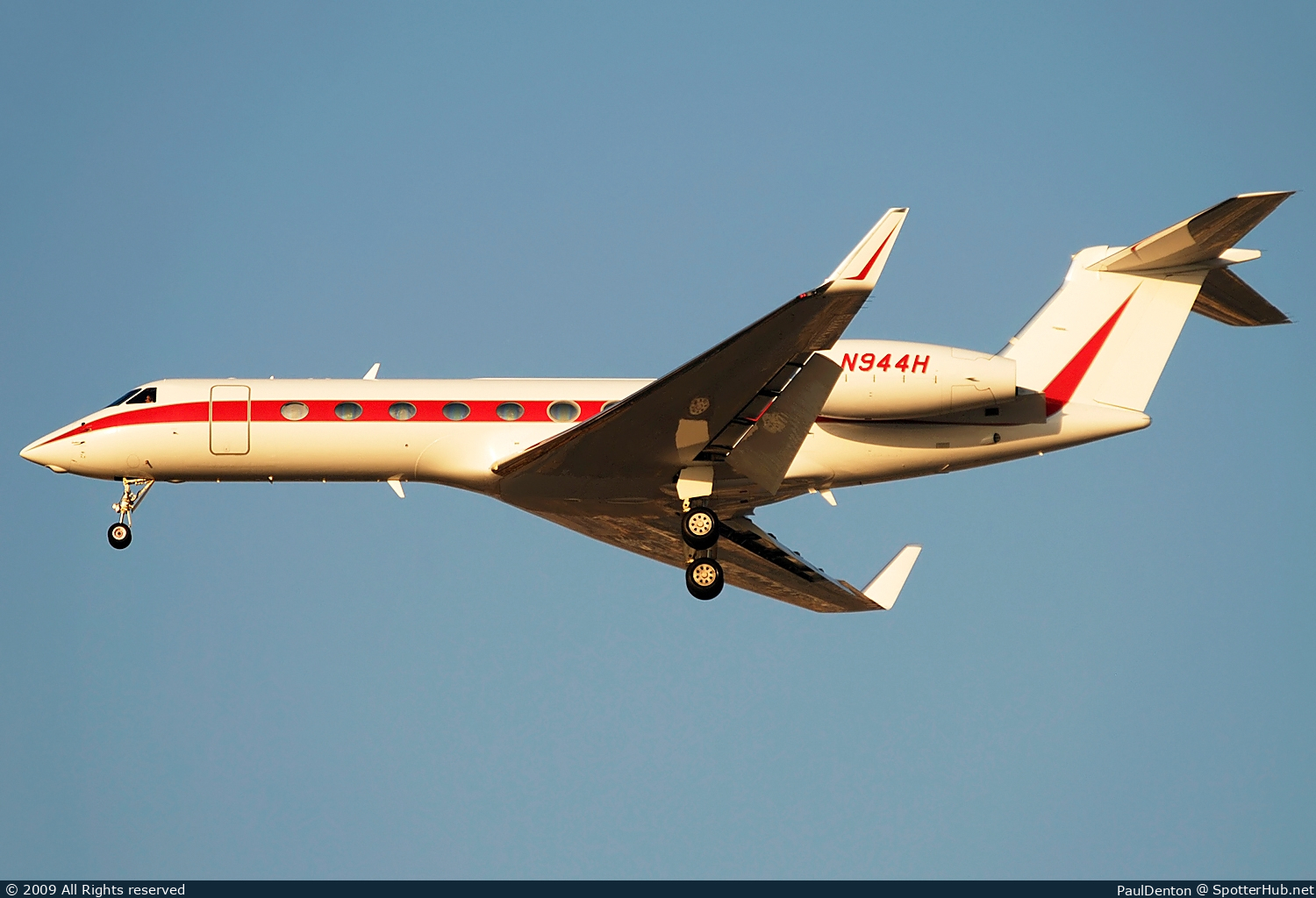 Photo of N944H - Gulfstream GV-SP (G550) operated by Honeywell International Inc.