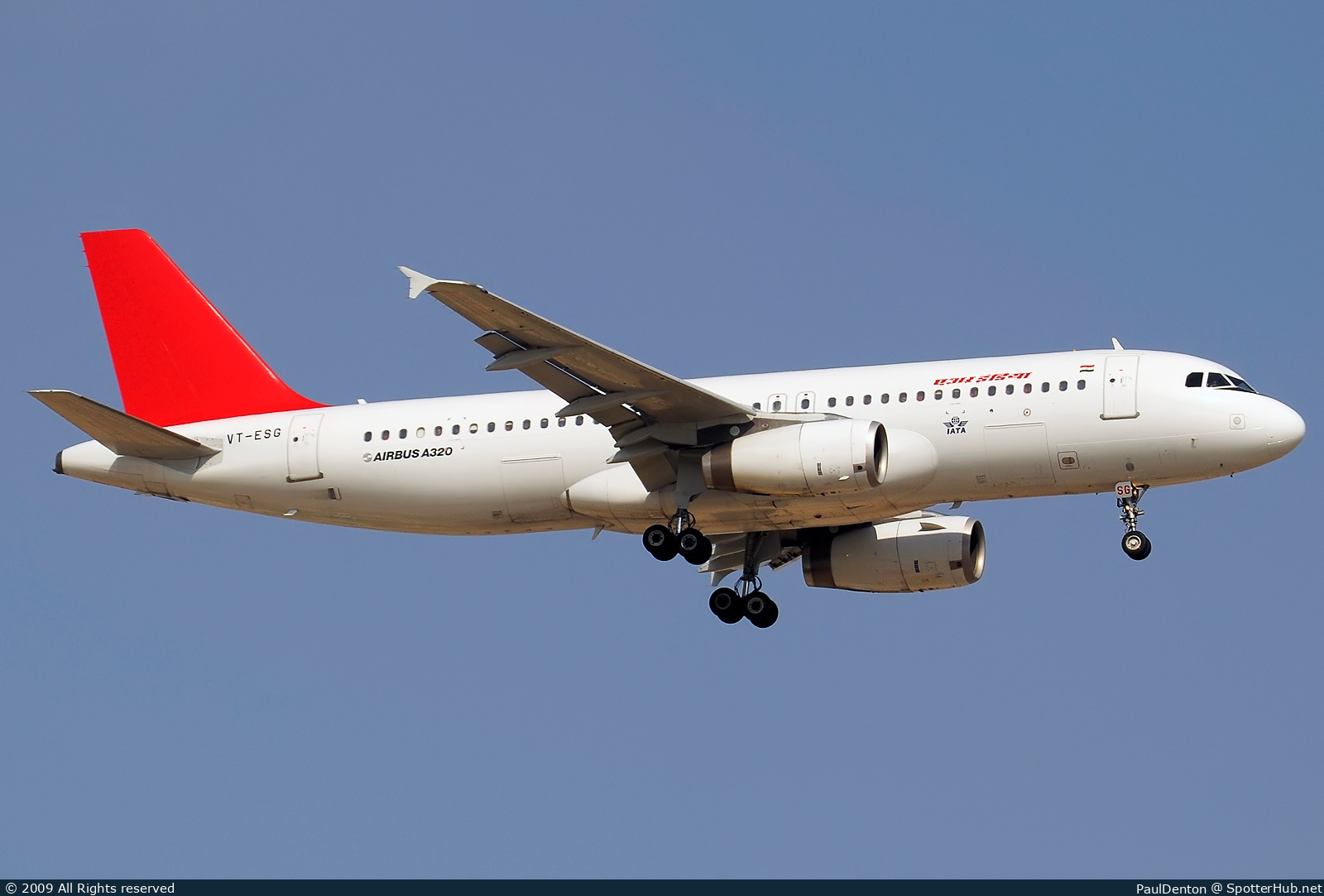Photo of VT-ESG - Airbus A320-231 operated by Air India