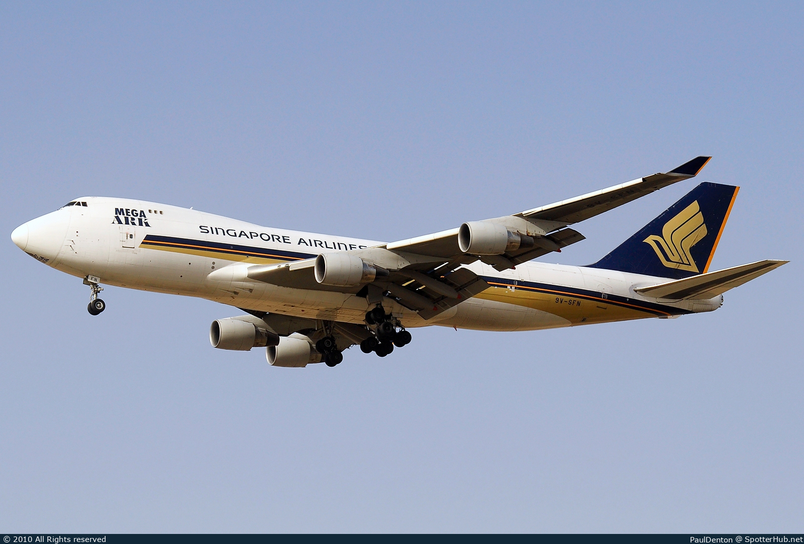Photo of 9V-SFN - Boeing 747-412F operated by Singapore Airlines Cargo