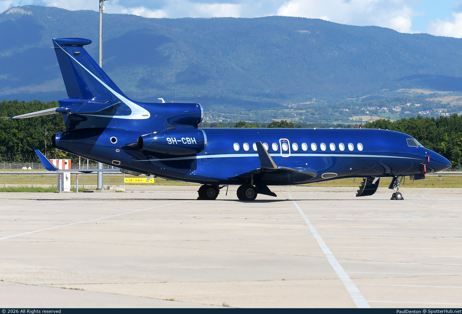 Photo of 9H-CBH - Dassault Falcon 7X operated by AstonJet Malta