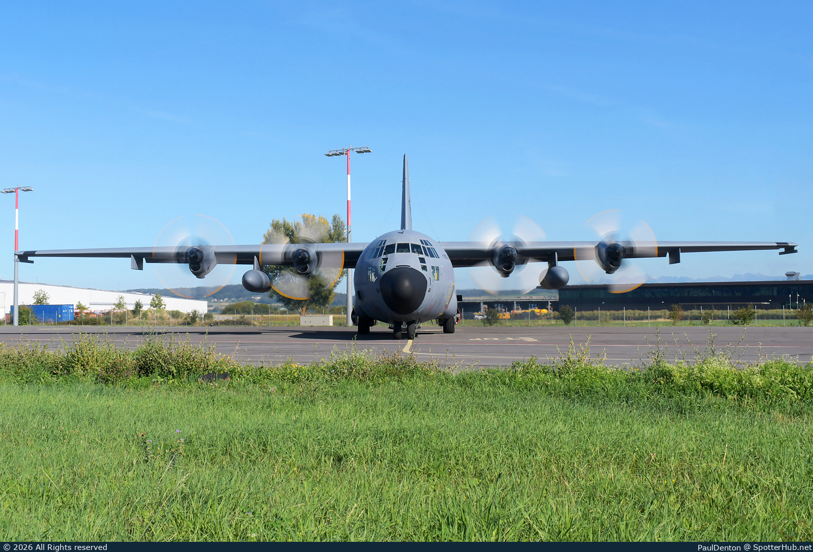 Photo of 16801 - Lockheed C-130H-30 Hercules operated by Portuguese Air Force