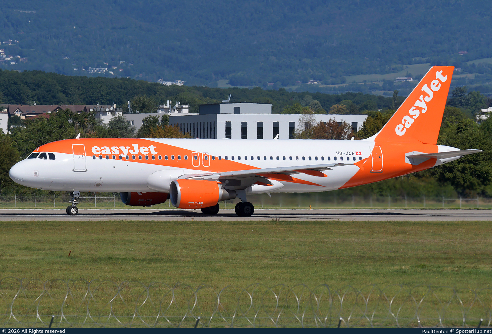 Photo of HB-JXA - Airbus A320-214 operated by easyJet Switzerland