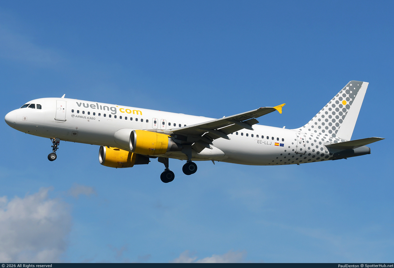 Photo of EC-LLJ - Airbus A320-214 operated by Vueling