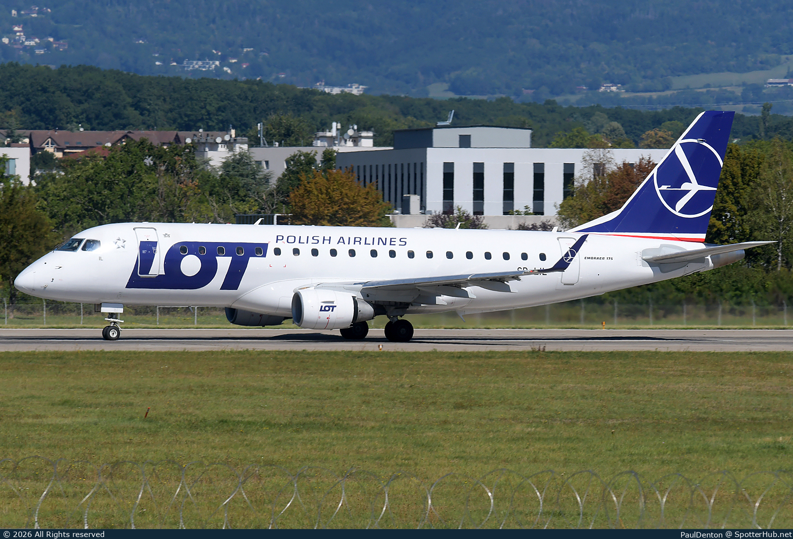 Photo of SP-LIL - Embraer ERJ-175LR operated by LOT Polish Airlines