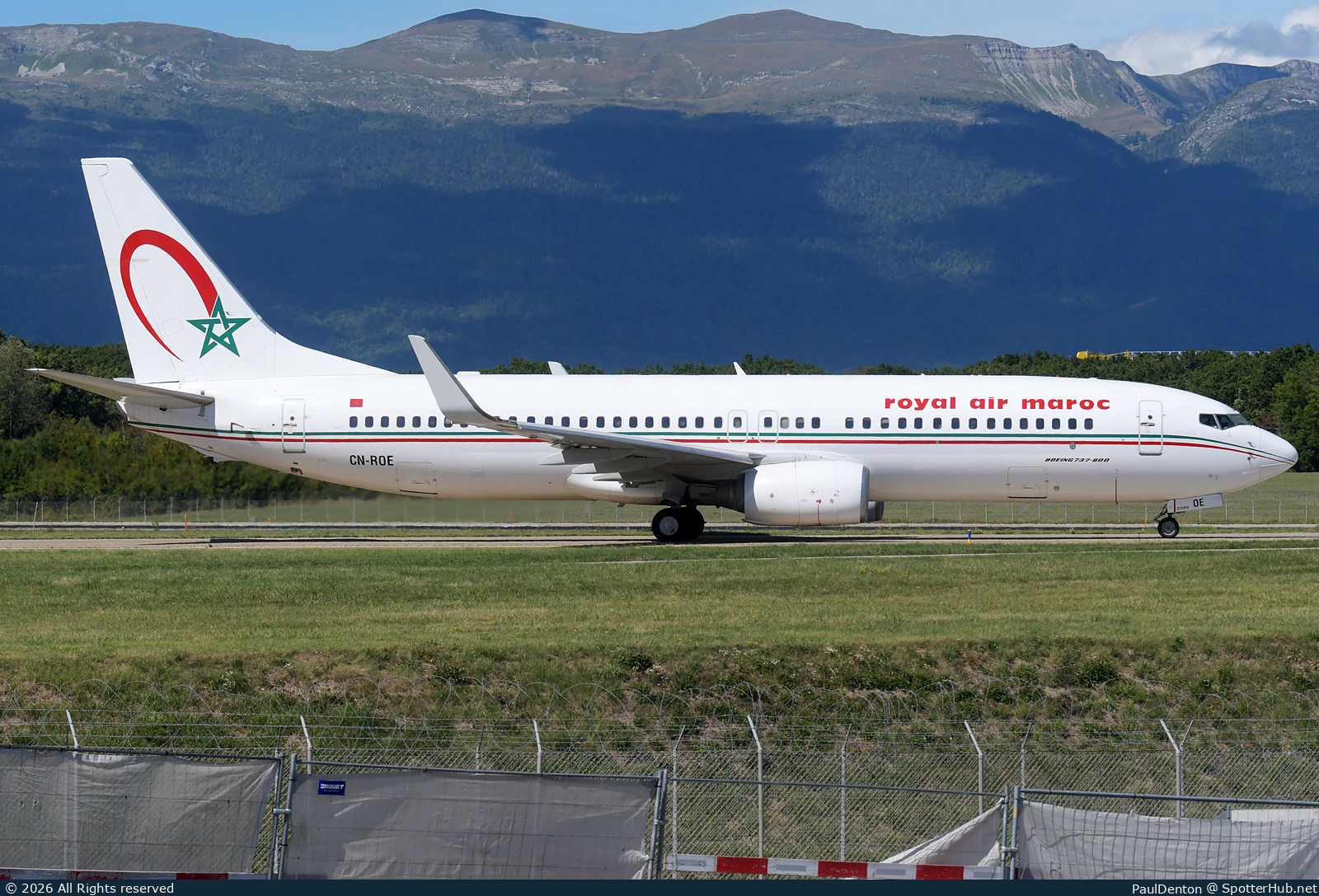 Photo of CN-ROE - Boeing 737-8B6 operated by Royal Air Maroc