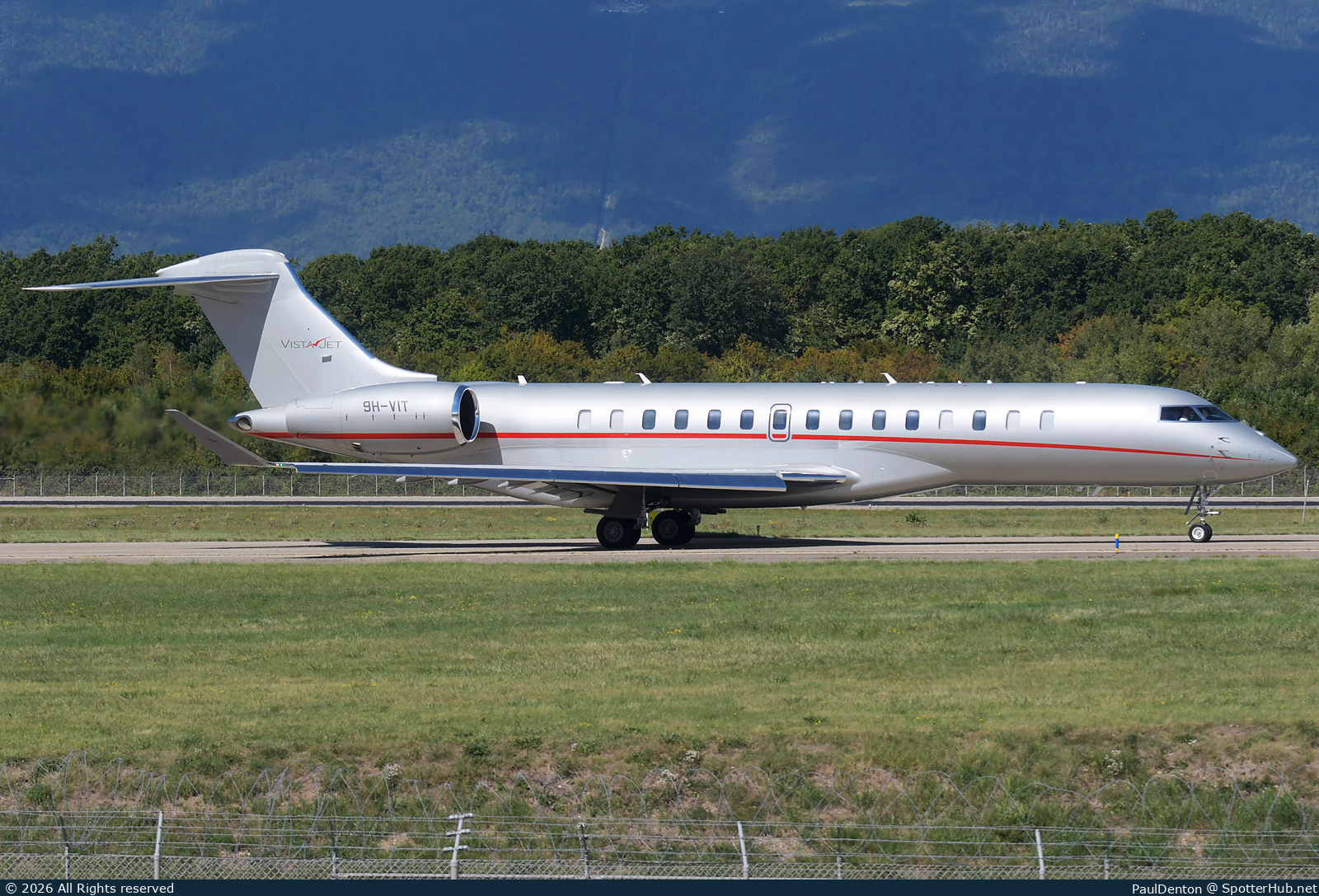 Photo of 9H-VIT - Bombardier Global 7500 operated by VistaJet