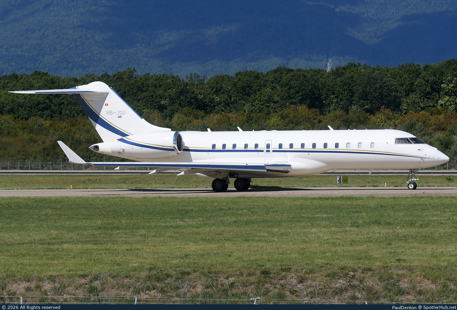 Photo of HB-JGP - Bombardier Global Express XRS operated by Premium Jet
