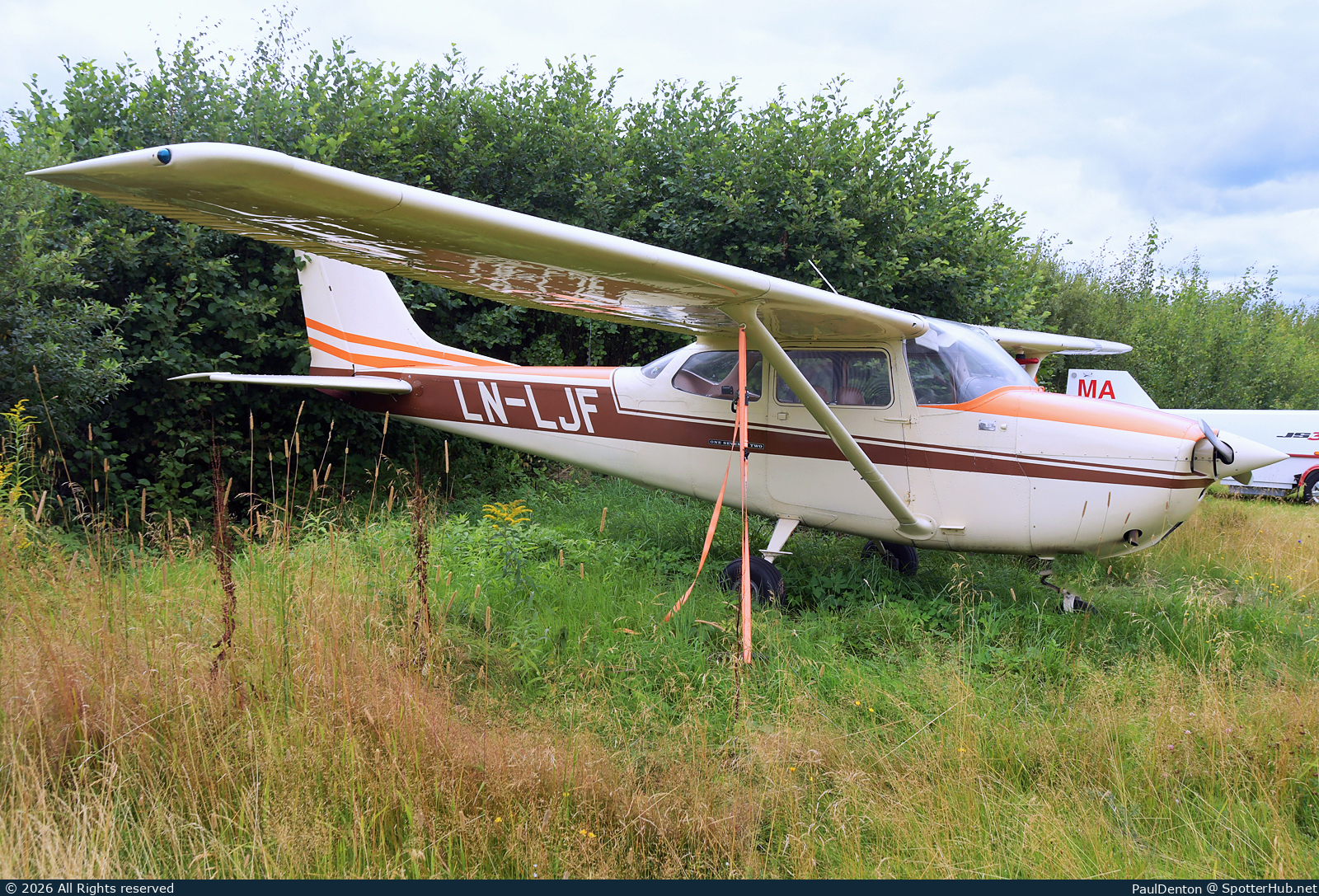 Photo of LN-LJF - Reims-Cessna F172H Skyhawk operated by Private