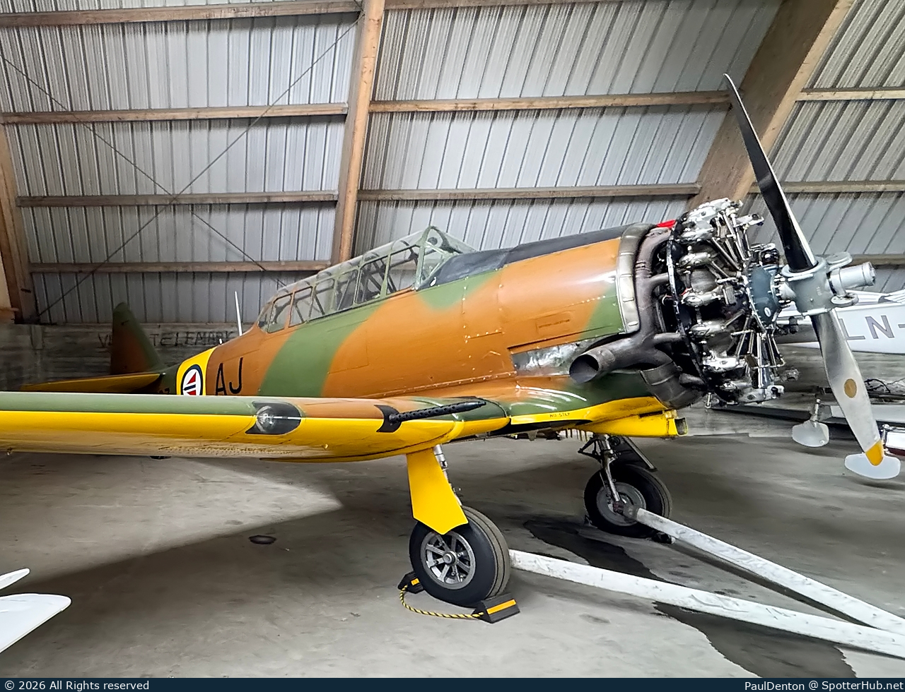 Photo of LN-WNH - North American AT-6D Harvard III operated by Private