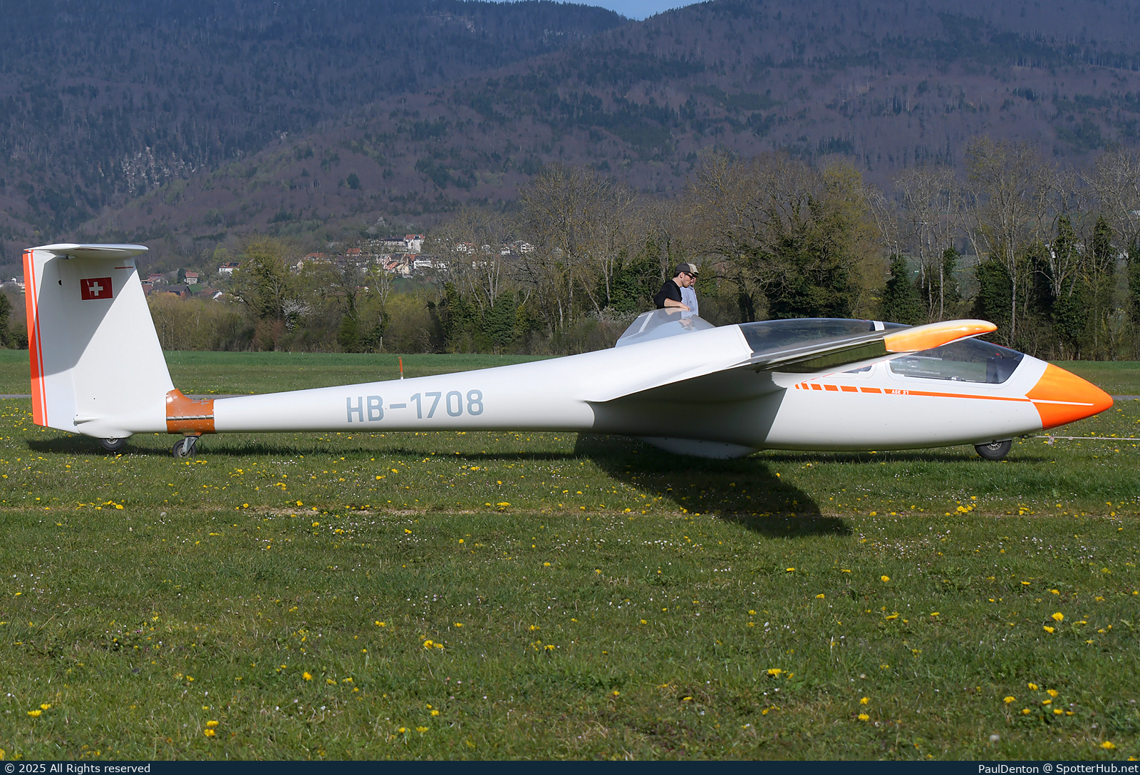 Photo of HB-1708 - Schleicher ASK 21 operated by Groupe Vaudois de Vol à Voile de Montricher