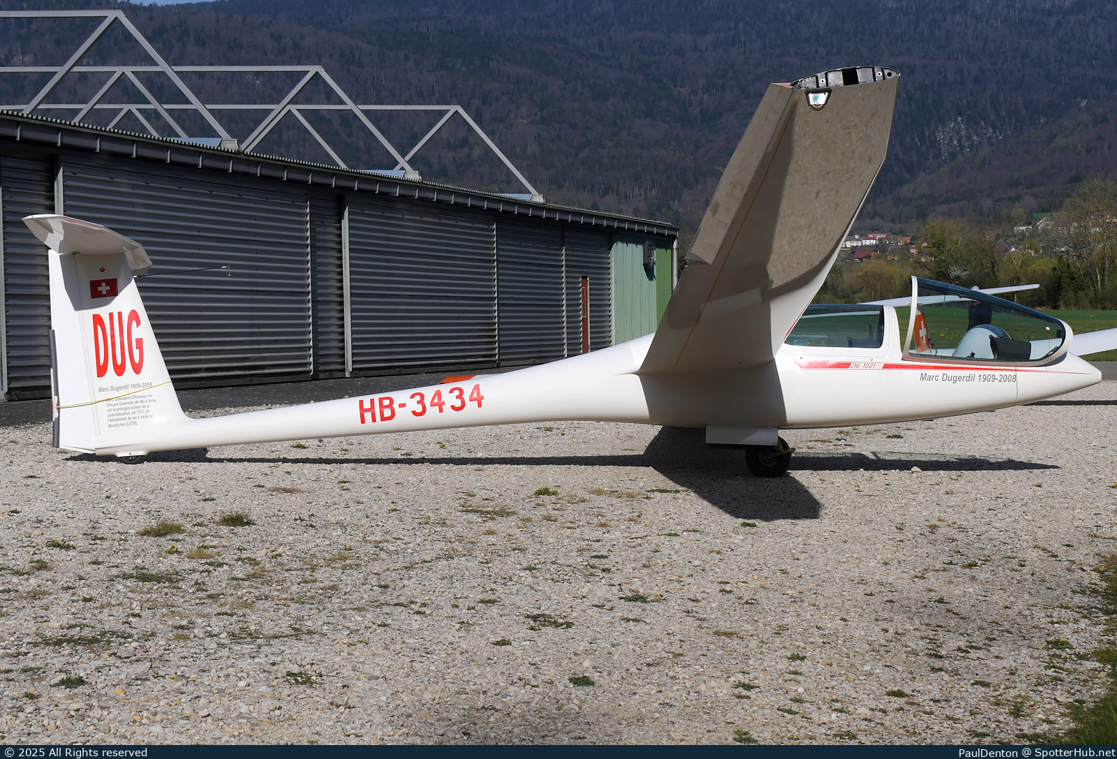 Photo of HB-3434 - DG Flugzeugbau DG-1001S operated by Groupe Genevois de Vol à Voile de Montricher