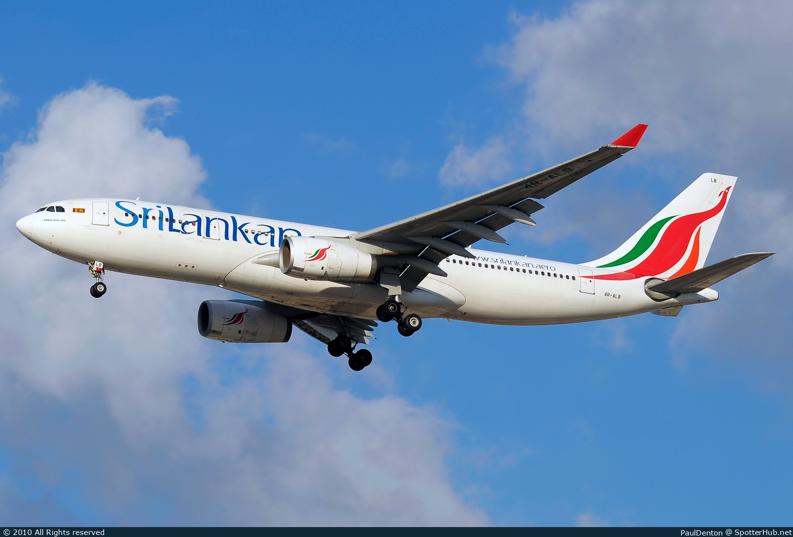 Photo of 4R-ALB - Airbus A330-243 operated by SriLankan Airlines