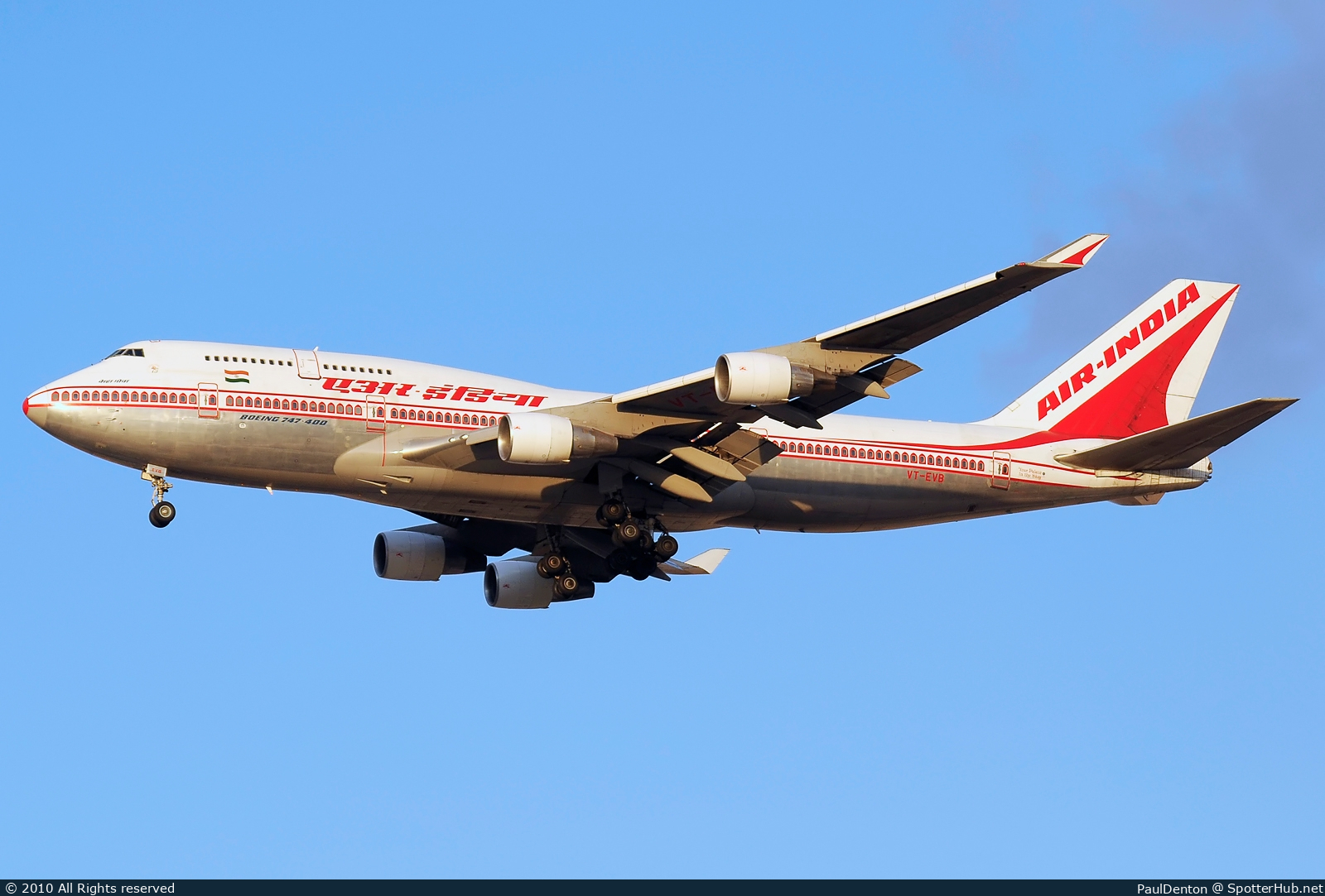 Photo of VT-EVB - Boeing 747-437 operated by Air India