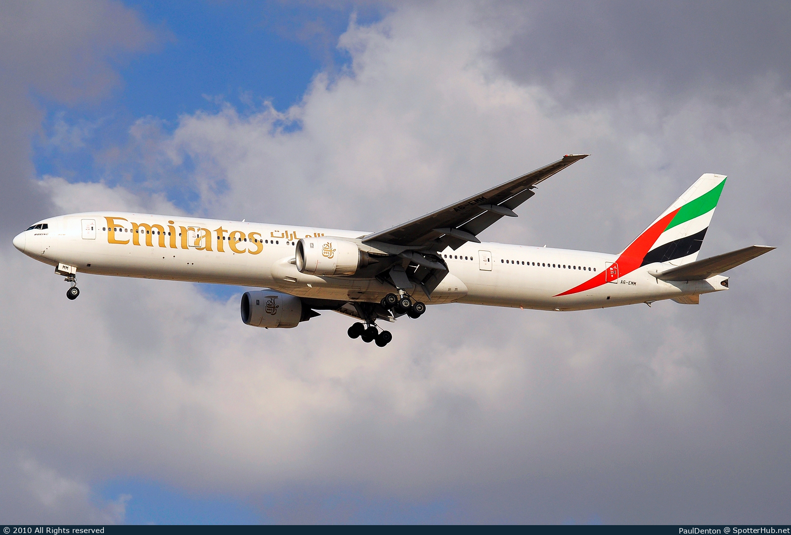 Photo of A6-EMM - Boeing 777-31H operated by Emirates