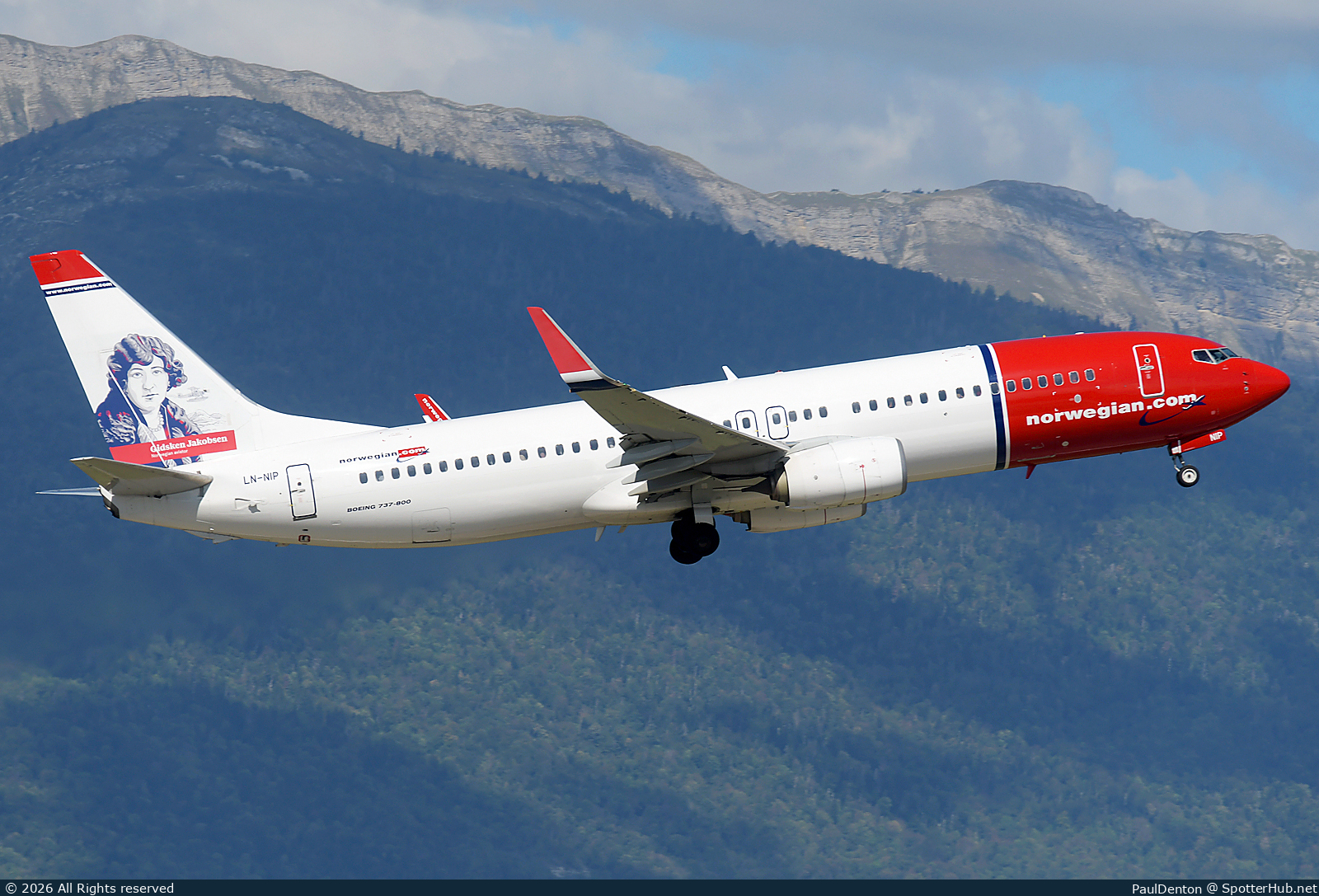 Photo of LN-NIP - Boeing 737-86N operated by Norwegian Air Shuttle