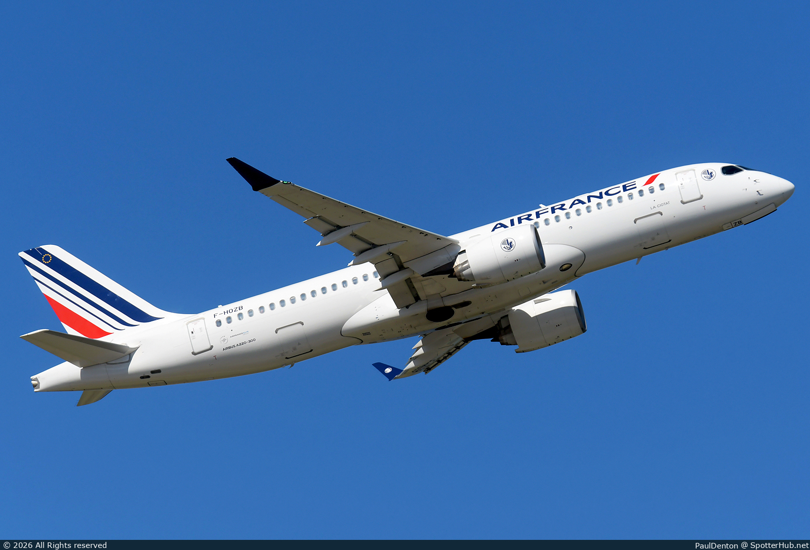 Photo of F-HOZB - Airbus A220-300 operated by Air France