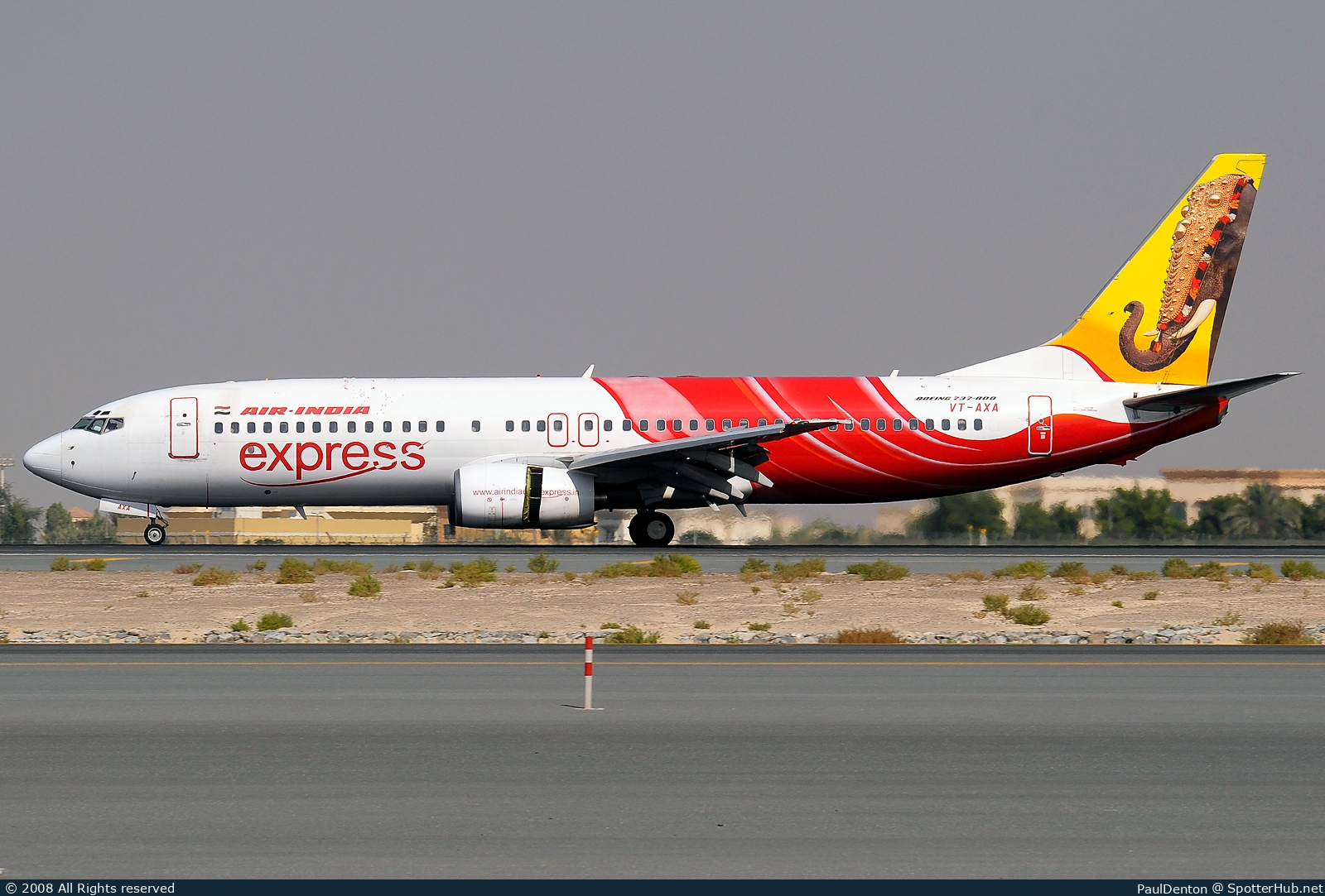 Photo of VT-AXA - Boeing 737-86Q operated by Air India Express