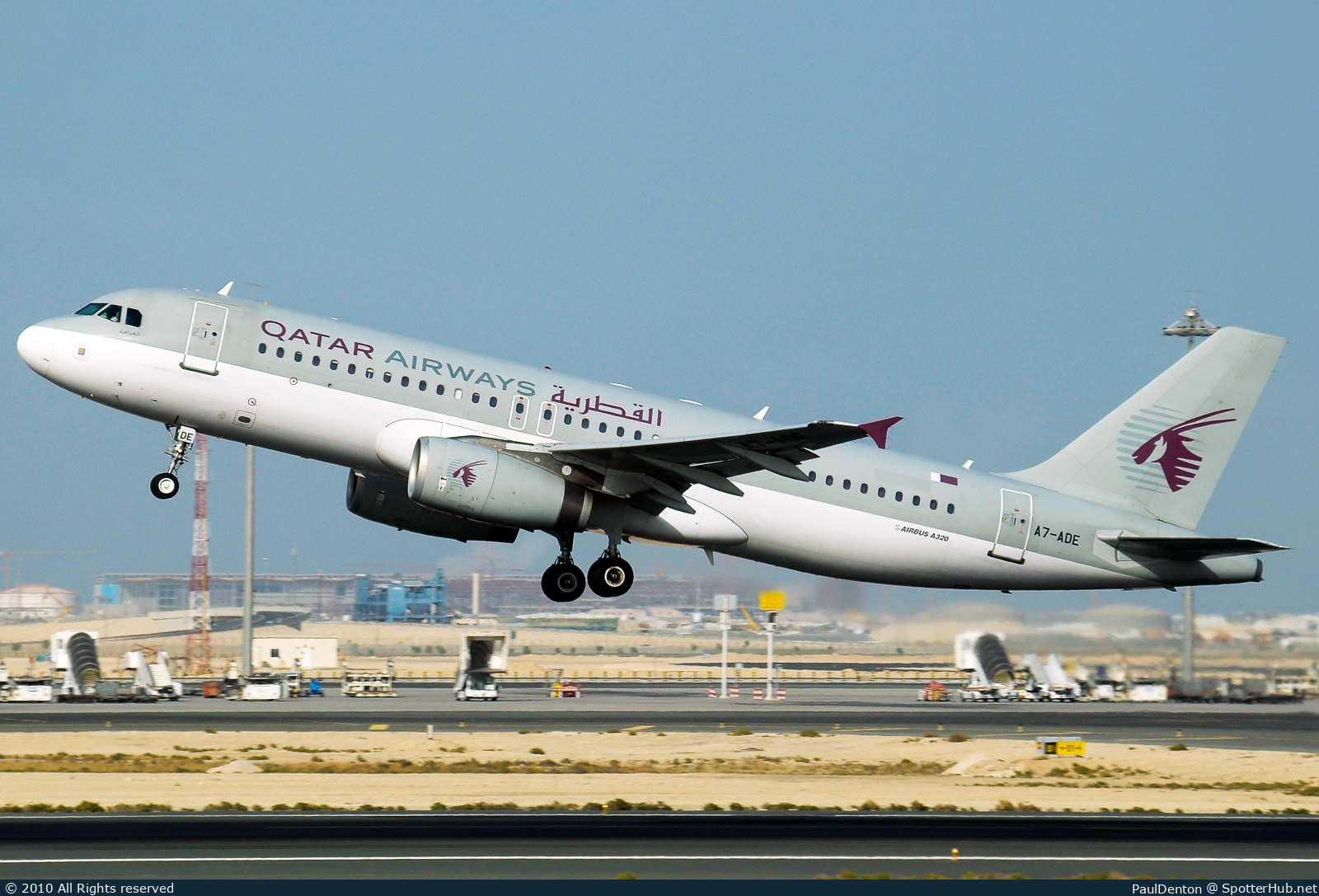 Photo of A7-ADE - Airbus A320-232 operated by Qatar Airways