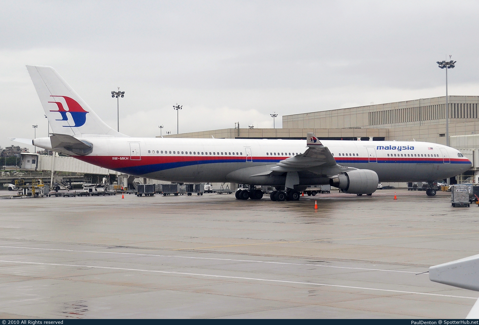Photo of 9M-MKH - Airbus A330-322 operated by Malaysia Airlines