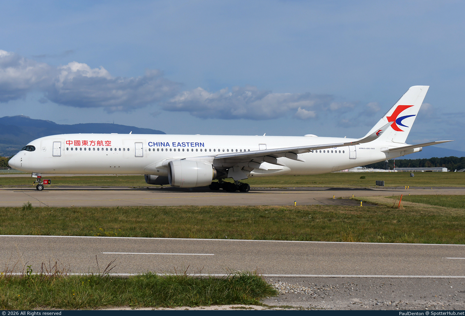 Photo of B-304D - Airbus A350-941 operated by China Eastern Airlines