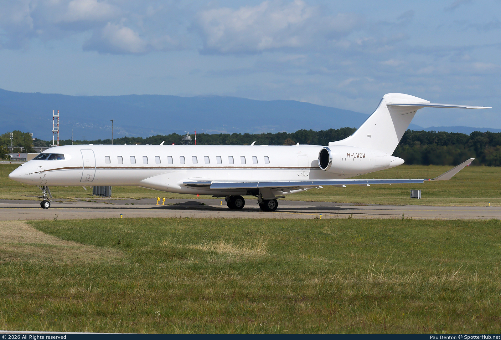 Photo of M-LWCW - Bombardier Global 7500 operated by ACASS Canada