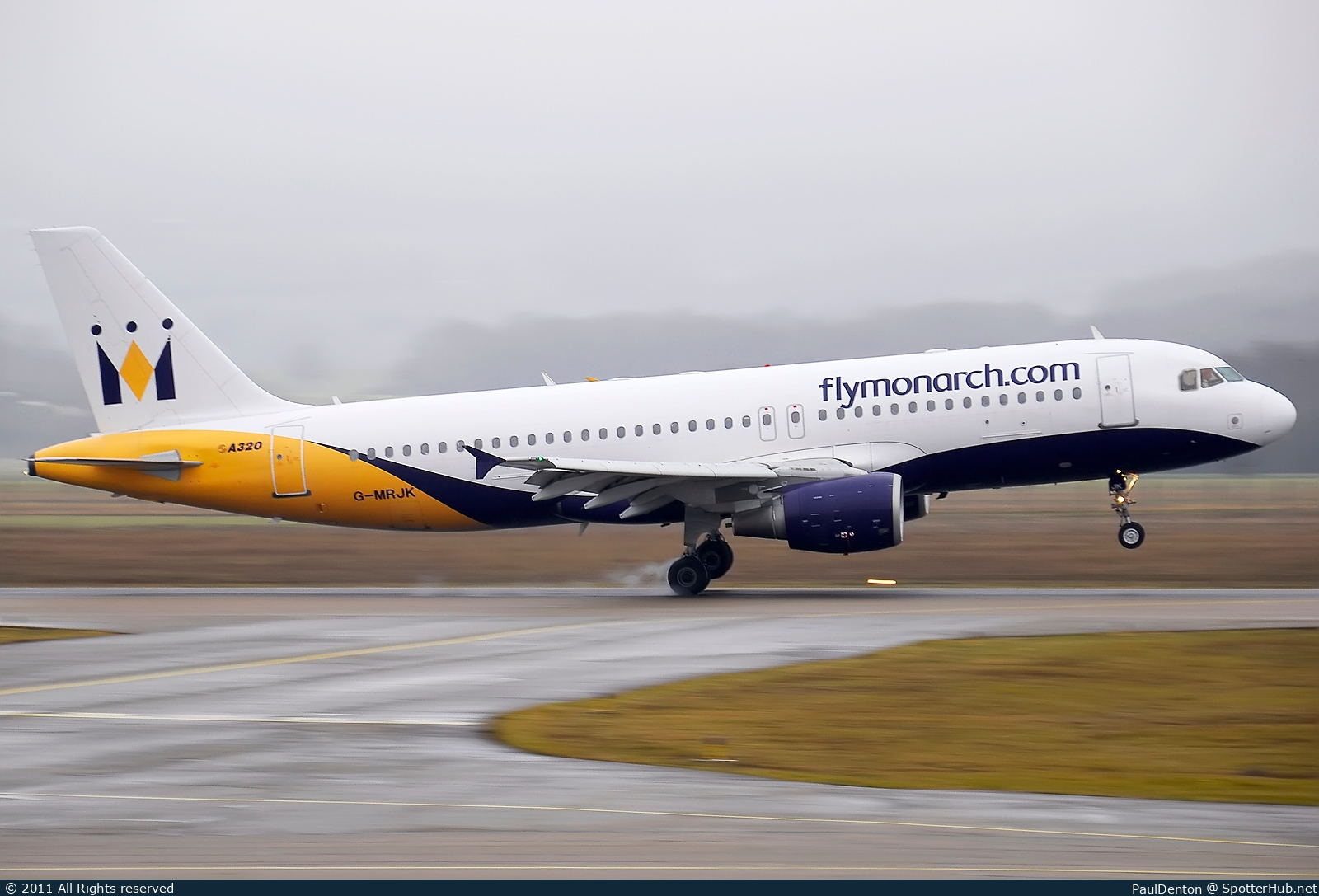 Photo of G-MRJK - Airbus A320-214 operated by Monarch Airlines