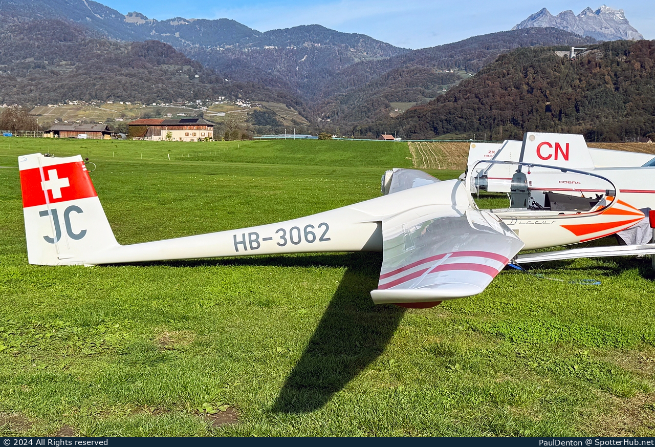 Photo of HB-3062 - Schempp-Hirth Discus b operated by Private