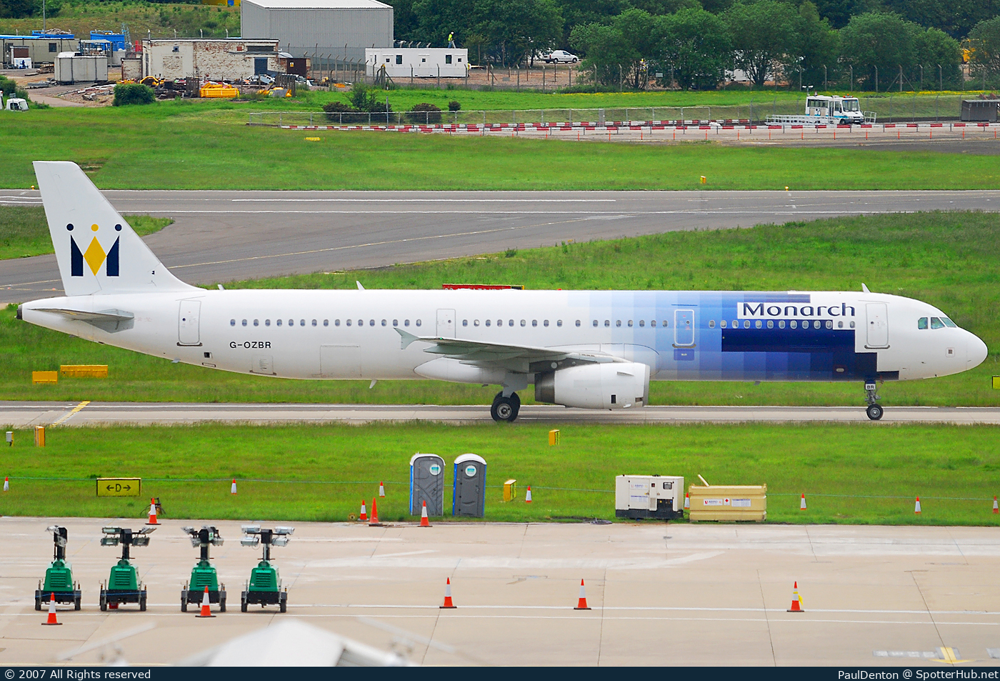 Photo of G-OZBR - Airbus A321-231 operated by Monarch Airlines