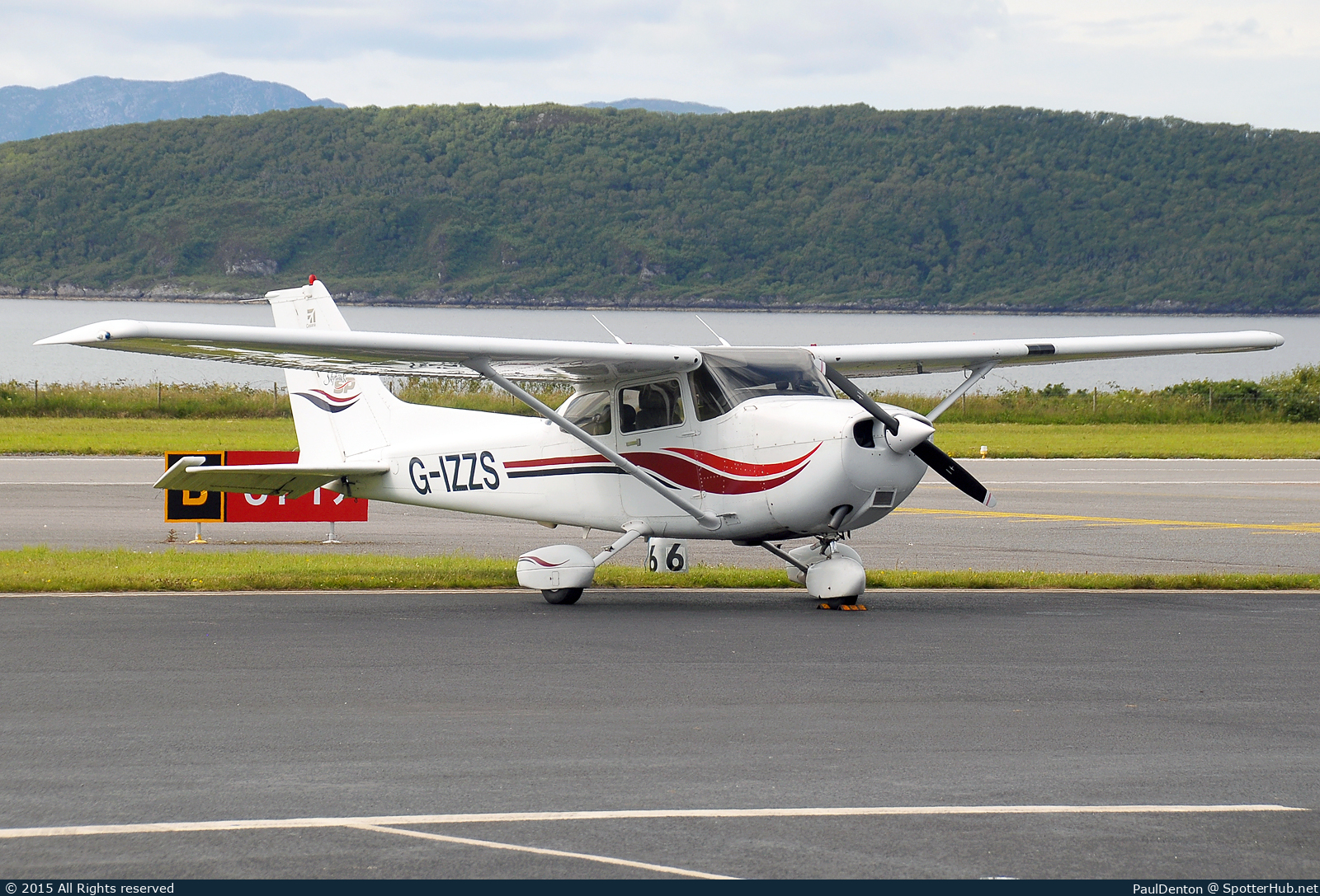 Photo of G-IZZS - Cessna 172S Skyhawk SP operated by Air Claire