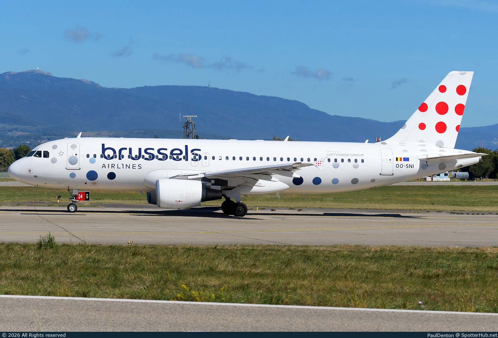 Photo of OO-SNI - Airbus A320-214 operated by Brussels Airlines